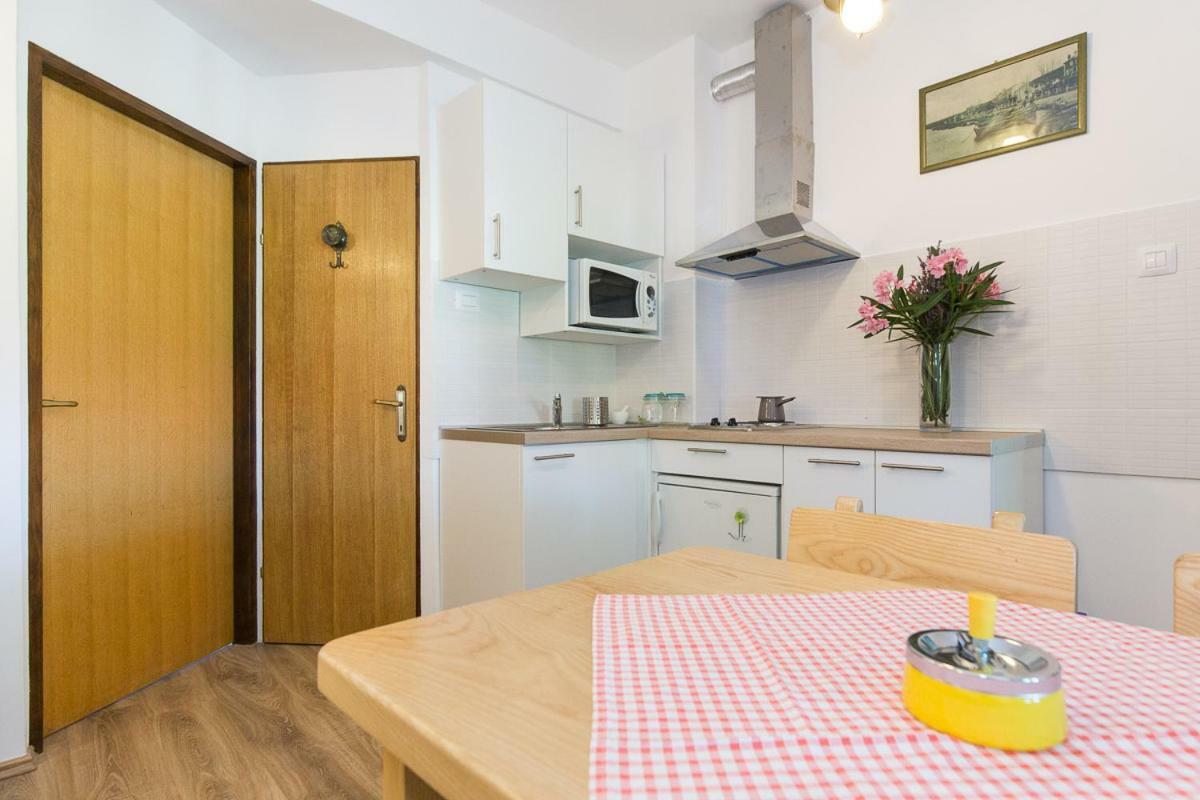 Pape Punat Apartmani I Sobe Exterior foto